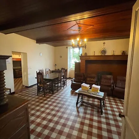Maison De Maitre La Roseraie Avec Parc Arbore Bougarber